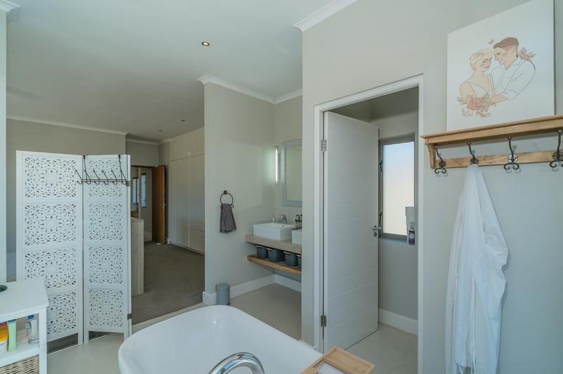 3 Bedroom Property for Sale in Lake Michelle Western Cape